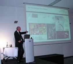 Dr. Hans-Georg Häusel 